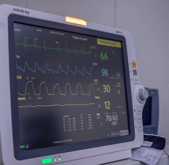 Dr. Víctor Gómez Ponce