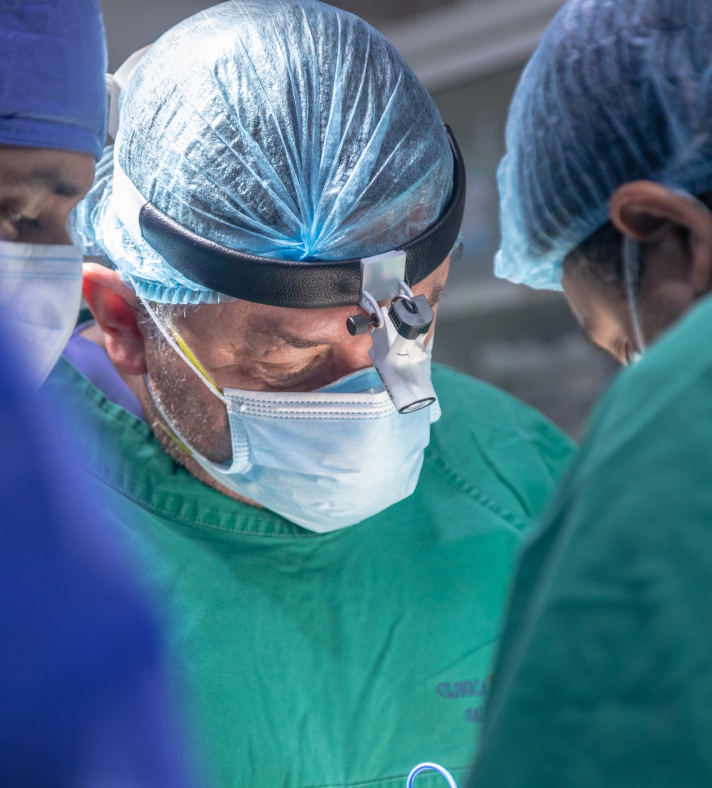 Dr. Víctor Gómez Ponce